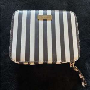 Retired Henri Bendel travel jewelry case!